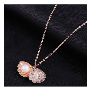 Pearl Shell Rose Gold Plating Pendant Necklace