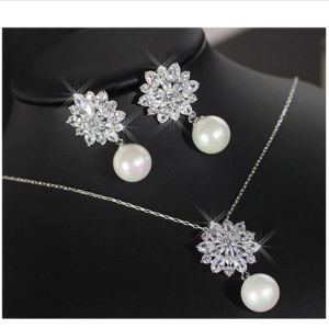 Flower Shaped Crystal Silver Stones Pearl Earrings Pendant Necklace Set