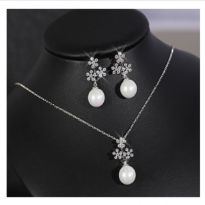 Triple Flowers Crystal Silver Stones Pearl Earrings Necklace Set