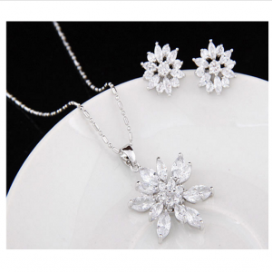 Floral Pattern Silver White Stones Brass Pearl Stud Earrings Necklace Set