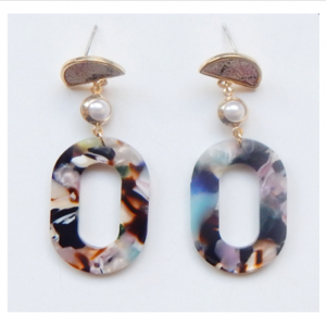 Fashionable Oval Acrylic Earrings with Pearl